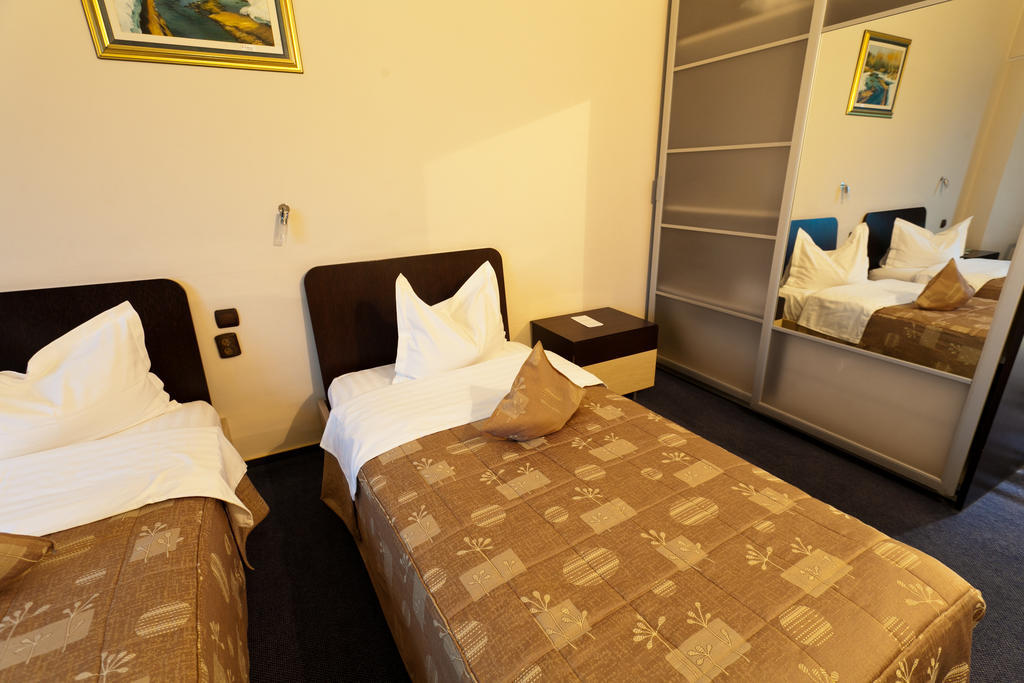 בוקרשט Hotel Dacia Rrt חדר תמונה