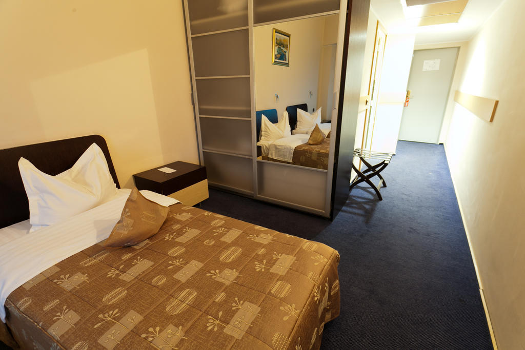 בוקרשט Hotel Dacia Rrt חדר תמונה