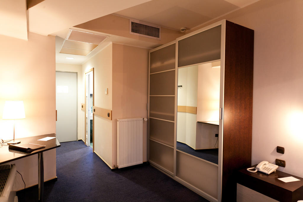 בוקרשט Hotel Dacia Rrt חדר תמונה