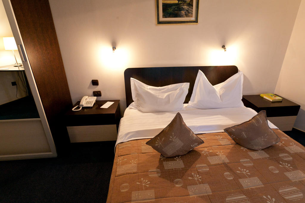 בוקרשט Hotel Dacia Rrt חדר תמונה