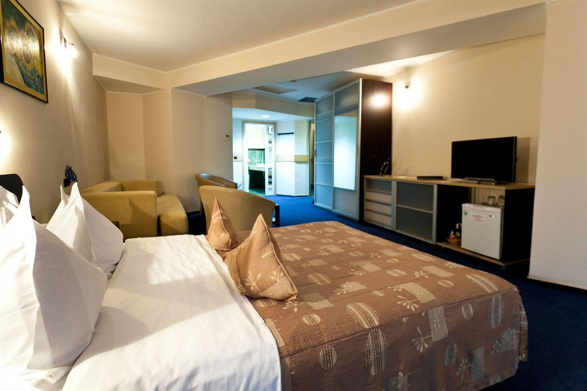 בוקרשט Hotel Dacia Rrt מראה חיצוני תמונה